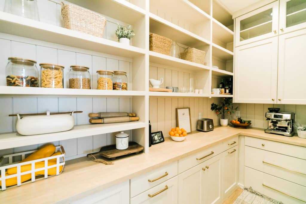 Important Pros And Cons Of Glass Cabinets