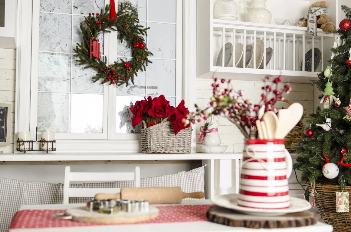 5 Festive Cabinet Decoration Ideas for the Holidays